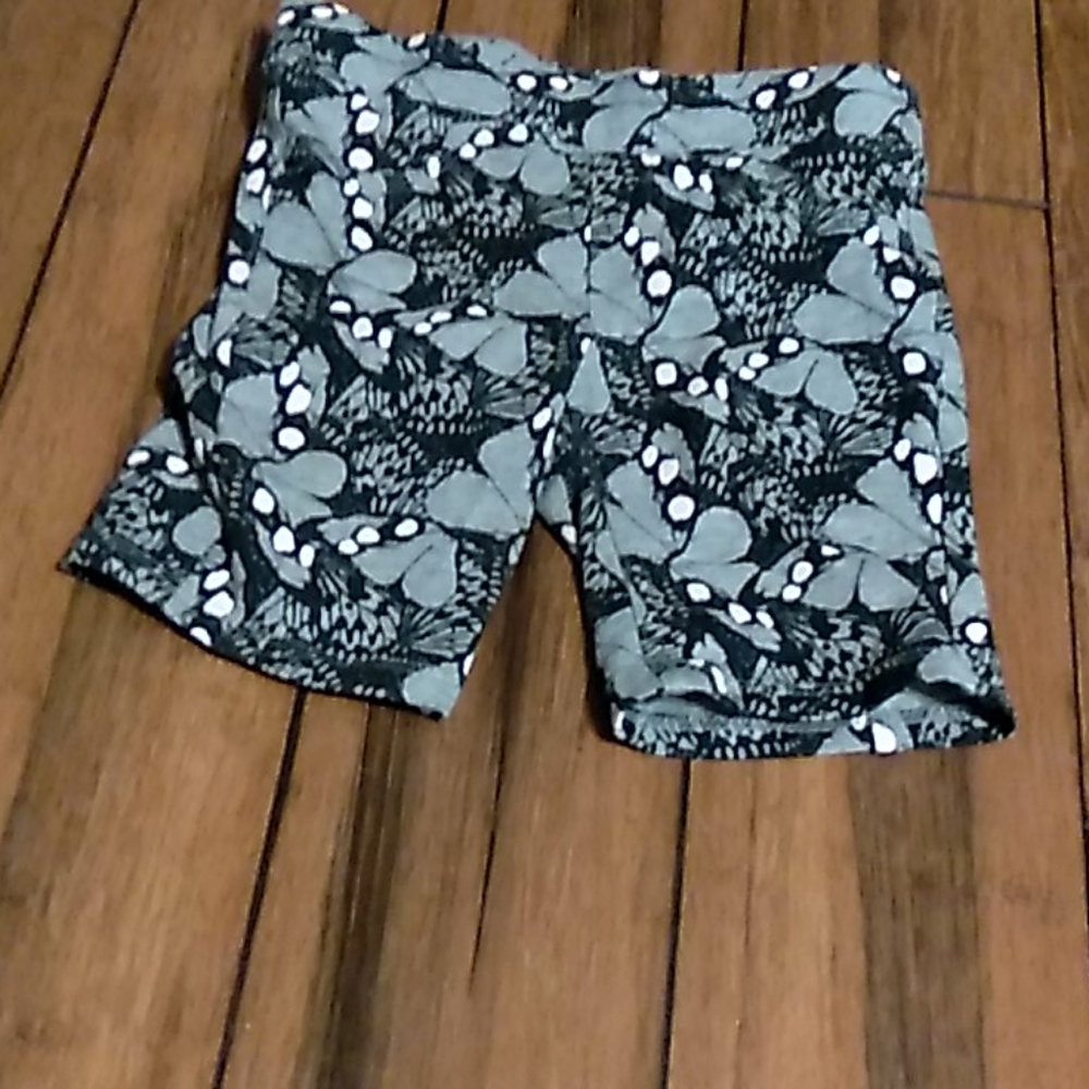 Girl's shorts Vigoss.  These have stretch them.